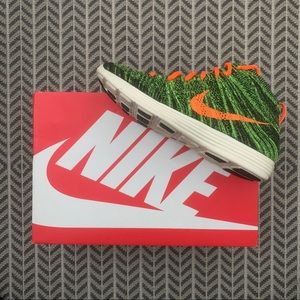 Men’s Nike Lunar Flyknit Chukka Sneakers.